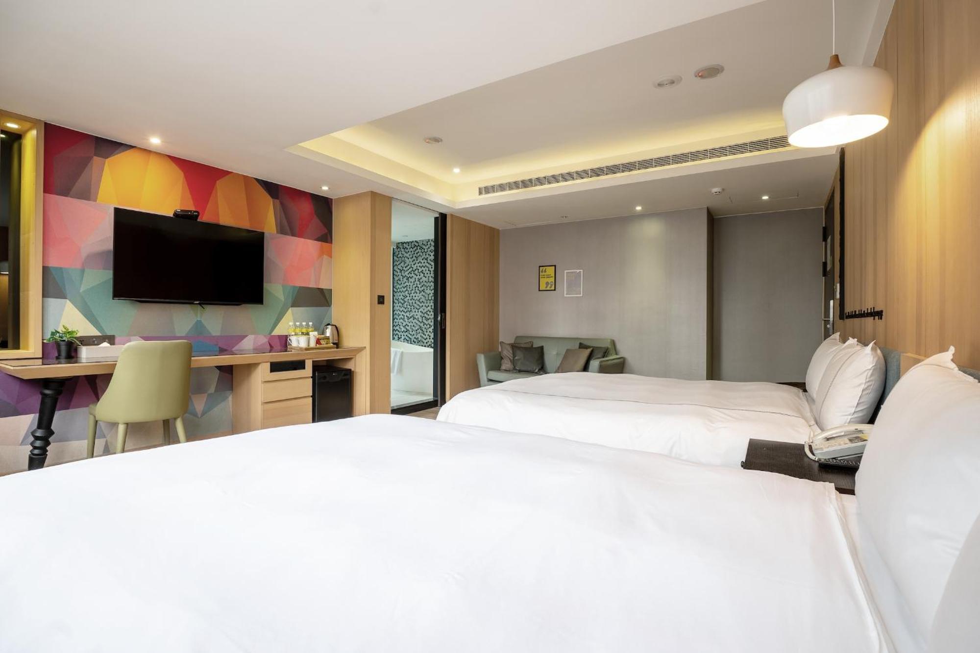 Check Inn Taichung Wenxin Zhongqing Exteriér fotografie