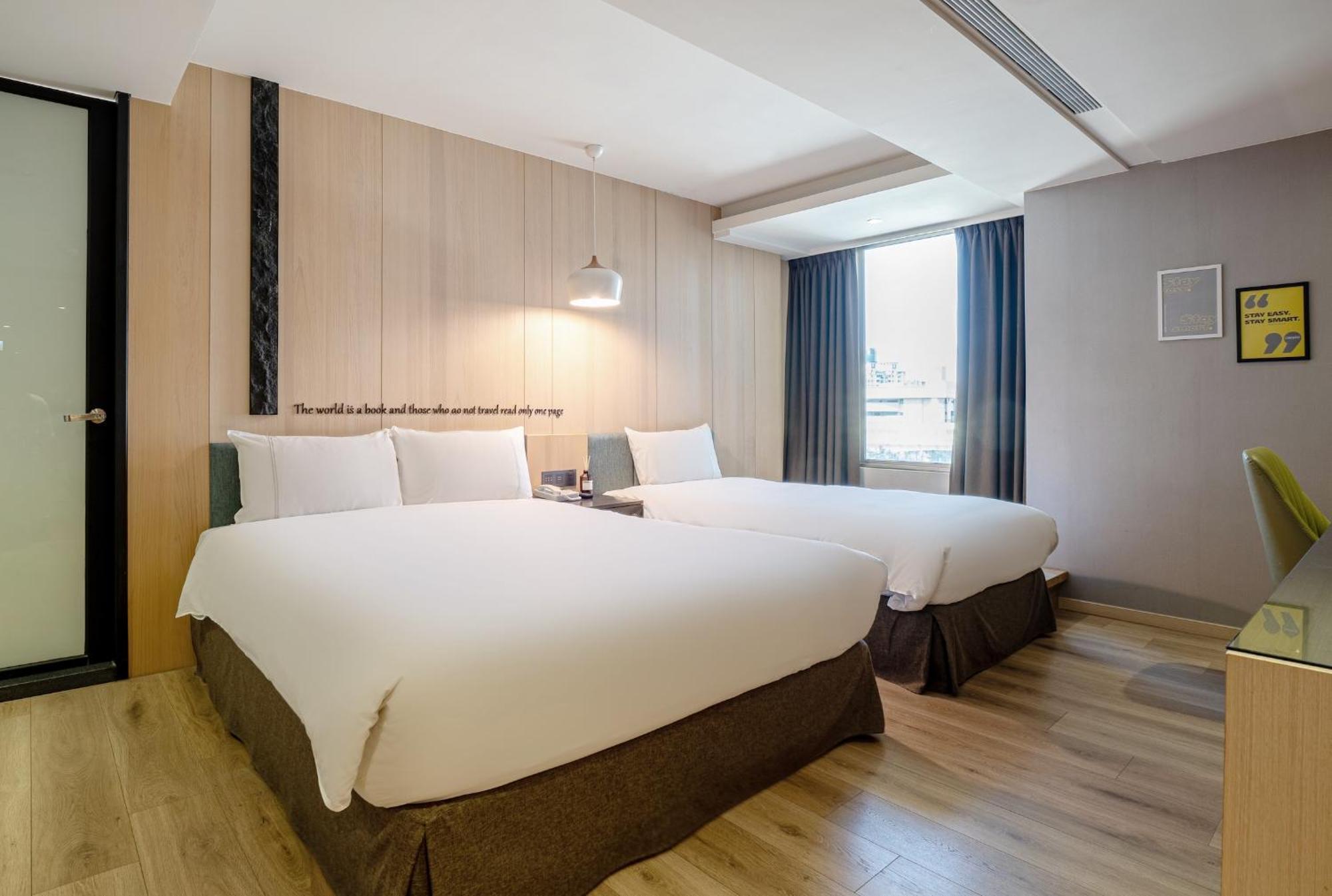 Check Inn Taichung Wenxin Zhongqing Exteriér fotografie