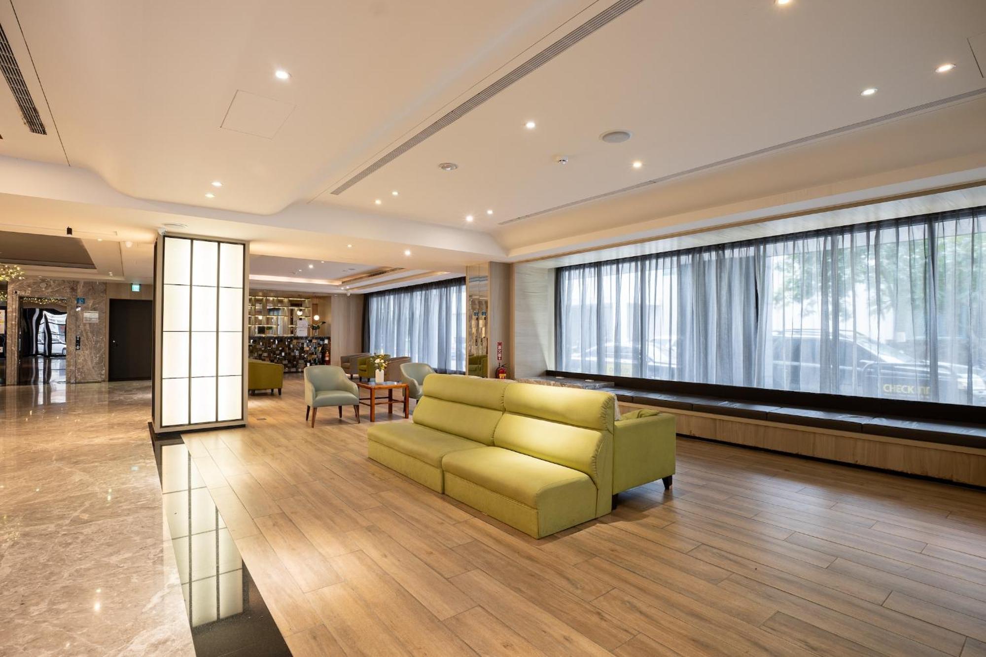 Check Inn Taichung Wenxin Zhongqing Exteriér fotografie