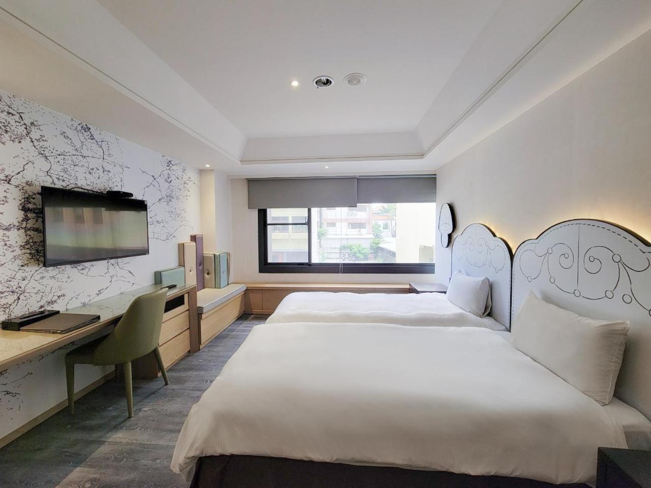 Check Inn Taichung Wenxin Zhongqing Exteriér fotografie